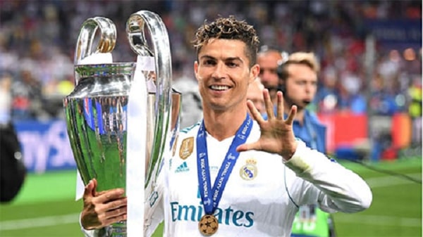 Ronaldo cầm cúp C1 vào những năm nào?