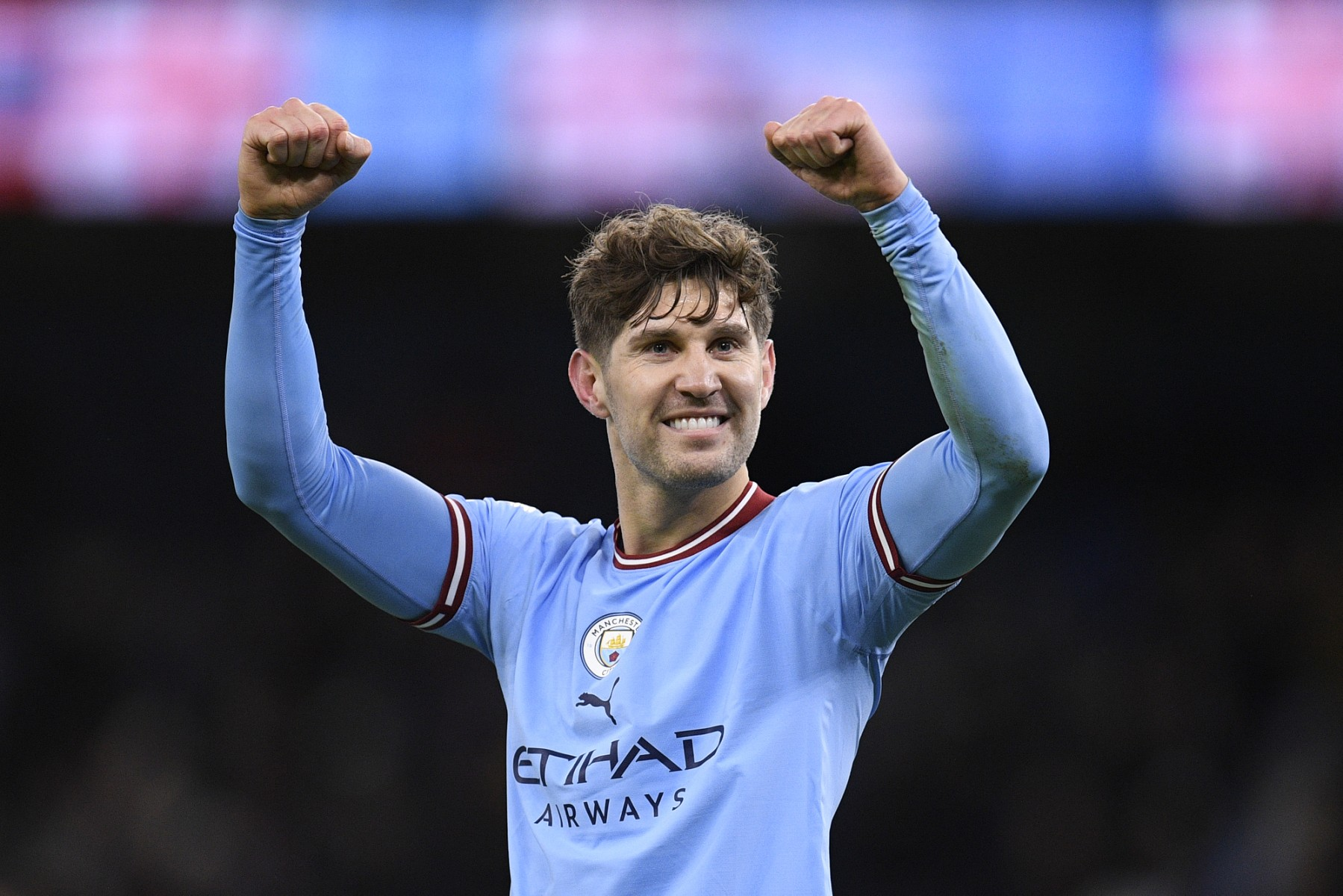 Tại sao Pep lại phải sử dụng John Stones ở vị trí tiền vệ số 8 của Inter Milan thay vì số 6? 