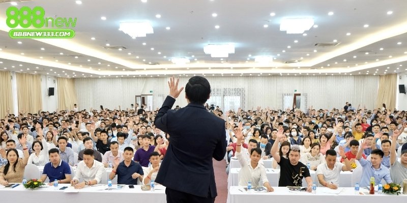 CEO thúc đẩy đội ngũ nhân viên đào tạo bài bản